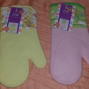 Silicone Oven Mitt Set - Yellow and Pink